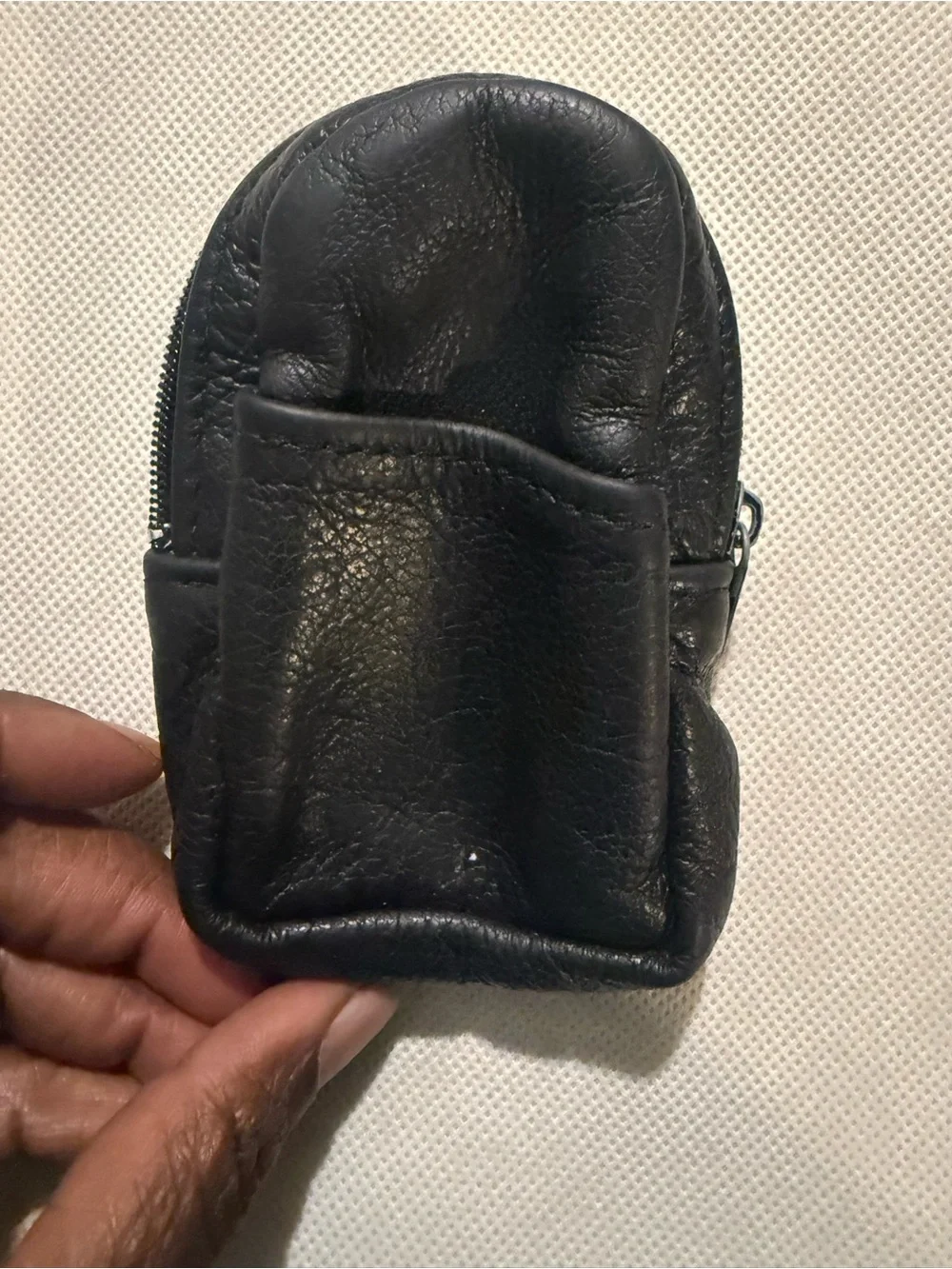 Classic Black Leather Men's Zip Pouch - Minimalist Wallet Case